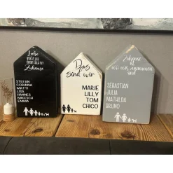 Personalisiertes Holzhaus – Geschenk mit Namen, Familienschild & Deko aus recyceltem Holz