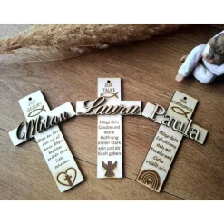Personalisiertes Holzkreuz mit Name | 3D Kreuz zur Taufe, Geburt, Kommunion | Geschenk Kind | Holzdeko religiös
