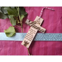 Personalisiertes Holzkreuz mit Name | 3D Kreuz zur Taufe, Geburt, Kommunion | Geschenk Kind | Holzdeko religiös