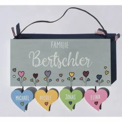 Personalisiertes Holztürschild mit Namen und Herzanhänger, dekoratives Türschild Familie wetterfest & handgemacht, einmaliges Haustürschild mit Herzblumen, individuelles Familiengeschenk