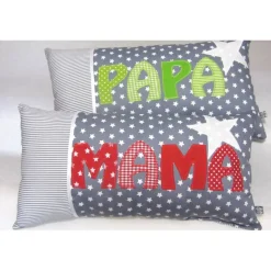 Personalisiertes Namenskissen für Jungen & Mädchen – Geschenk zur Geburt, Taufe & Einschulung – Verschiedene Farben wählbar – 20cm x 40cm