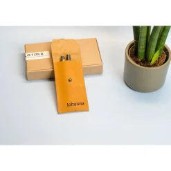 Personalisiertes Stiftetui aus Leder. Bleistifthalter aus Leder mit Gravur. Leder Stifthülle. Monogram Stifteetui. Gravu