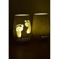 Personalisiertes Windlicht mit Hand- und Fußabdrücken als Geschenk zur Geburt, Taufe & Weihnachten