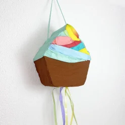 Piñata Cupcake