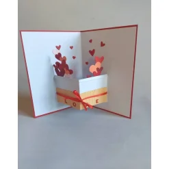 Pop-Up Valentinskarte mit Herzen – Aufstellkarte zum Valentinstag | Handgemachte Liebeskarte