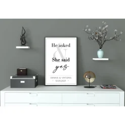 Poster HE asked & SHE said YES mit Namen Datum | Personalisiert | Hochzeitsgeschenk | Kunstdruck | Geschenk Brautpaar |