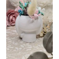 Prinzessin Hoppel – handgefertigte Raysin Figur mit Trockenblumen