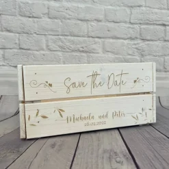 Präsentkorb, Hochzeit, Safe the Date, Hochzeitsgeschenk mit persönlicher Wunschgravur