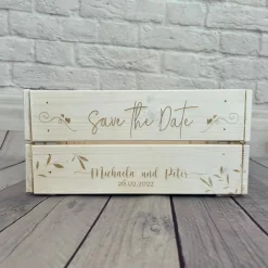 Präsentkorb, Hochzeit, Safe the Date, Hochzeitsgeschenk mit persönlicher Wunschgravur