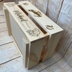 Präsentkorb zum Geburtstag, Geschenkkorb mit Wunschgravur, Name und Alter und Wunschmotive, Geschenk Geburtstag