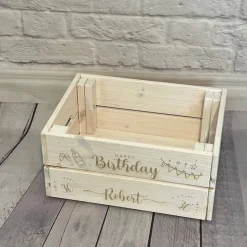 Präsentkorb zum Geburtstag, Geschenkkorb mit Wunschgravur, Name und Alter und Wunschmotive, Geschenk Geburtstag