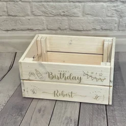 Präsentkorb zum Geburtstag, Geschenkkorb mit Wunschgravur, Name und Alter und Wunschmotive, Geschenk Geburtstag