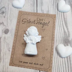 Putziger kleiner Engel aus Raysin