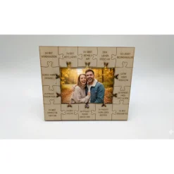 Puzzle-Liebe – Personalisierbarer Laser-Holzrahmen mit Gravur & Puzzle-Design