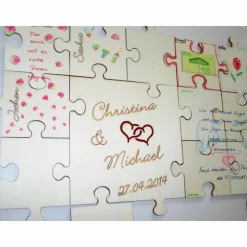 Puzzleteil Platzkarte aus Holz mit Namen