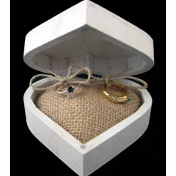 RINGBOX aus HOLZ Herz Ringkissen mit GRAVUR Hochzeit Schatulle Ringkästchen in weiß für Eheringe Holzbox Herzform Graviert Personalisiert