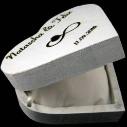 RINGBOX aus HOLZ Herz Ringkissen mit GRAVUR Hochzeit Schatulle Ringkästchen in weiß für Eheringe Holzbox Herzform Graviert Personalisiert