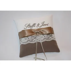 Ringkissen aus Stoff mit Namen personalisiert