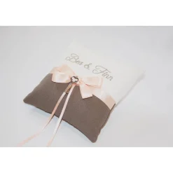 Ringkissen mit Namen personalisiert