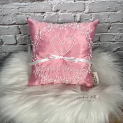 Ringkissen personalisiert in rosa I Ringträgerkissen mit Namen I besticktes Kissen für Ringe zur Hochzeit I Herzkissen