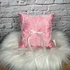 Ringkissen personalisiert in rosa I Ringträgerkissen mit Namen I besticktes Kissen für Ringe zur Hochzeit I Herzkissen