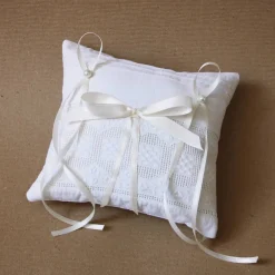 Ringkissen Upcycling weiß / cremeweiß, 14 x 14 cm /// ABVERKAUF