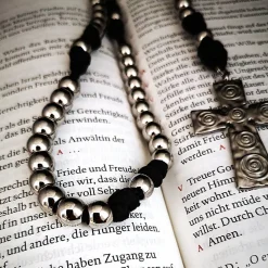 Robuster katholischer Rosenkranz aus Edelstahl – 50 cm