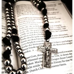 Robuster katholischer Rosenkranz aus Edelstahl – 50 cm