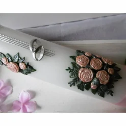 Romantische HOCHZEITSKERZE  mit Rosenbouquet und Satinband