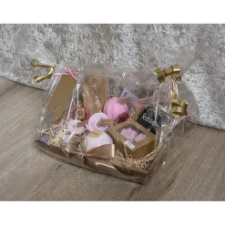 Rose & Freesie Geschenkset – Handgemachte Rosenseife, Badesalz, Badekugel, Kerze, Duftteelicht, Schutzengel Geschenk