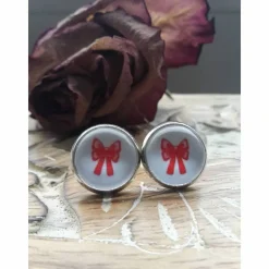 rote Schleife Ohrringe und Ringe Cabochonschmuck verschiedene Fassungen mit weißen o schwarzen Hintergrund