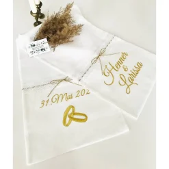 Ruschnik Brottuch zur Hochzeit mit Namen bestickt in Gold