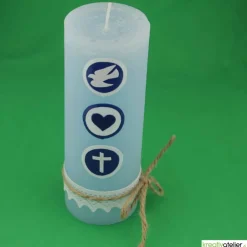Rustic Geburtskerze personalisierbar hellblau mit Taube, Herz und Kachel und Klöppelspitze, Geschenk Geburt Jungen