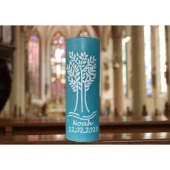 Rustic Taufkerze hellblau mit weißem Lebensbaum, Rustik-Taufkerze personalisiert, Taufe Jungen, Echtwachsverzierung
