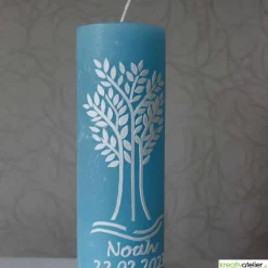 Rustic Taufkerze hellblau mit weißem Lebensbaum, Rustik-Taufkerze personalisiert, Taufe Jungen, Echtwachsverzierung
