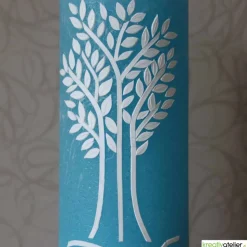 Rustic Taufkerze hellblau mit weißem Lebensbaum, Rustik-Taufkerze personalisiert, Taufe Jungen, Echtwachsverzierung