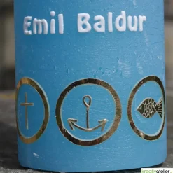 Rustic Taufkerze oceanblau maritim mit gold weißer Windrose und 3 goldenen Symbolen Kreuz, Anker und Fisch