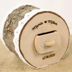 Rustikale RINGBOX aus einem BAUMSTAMM + GRAVUR personalisiert für Trauringe Vintage Holz Ringkästchen Hochzeit Ringkissen Natur Alternative