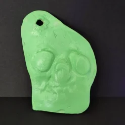 SALE -30% (Code: NEUEABENTEUER | Leuchtender Totenschädel aus Ton – handgemachte Halloween-Deko luoreszierendem Effekt