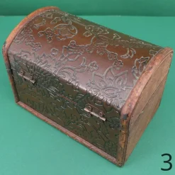 Schatztruhe, Holztruhe mit verschiedenen Mustern