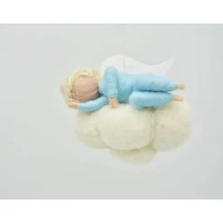 schlafendes Engelchen auf der Wolke