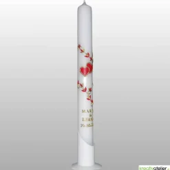 Schlanke Hochzeitskerze mit goldumrahmten roten Herzen und Blattranke, personalisierbar, ideale Hochzeitsdeko