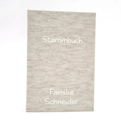 Schlichtes, elegantes Stammbuch Standardformat personalisiert mit Verschluss – Handgefertigt aus Rohleinen