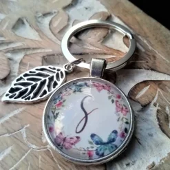 Schlüsselanhänger Buchstabe Cabochon silberfarbe Fassung 25mm mit Blatt Anhänger Geschenk für Sie