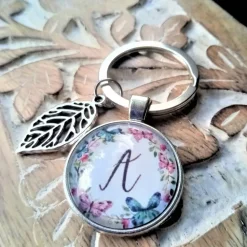 Schlüsselanhänger Buchstabe Cabochon silberfarbe Fassung 25mm mit Blatt Anhänger Geschenk für Sie