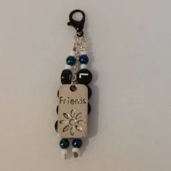 Schlüsselanhänger „Friends“ personalisierbare Namen – Geschenk für Kinder & Freund(in)