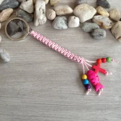 Schlüsselanhänger mit Kreuz, Fisch und bunten Perlen