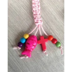 Schlüsselanhänger mit Kreuz, Fisch und bunten Perlen