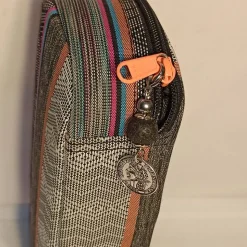 Schlüsselanhänger/Taschenbaumler zum Beduften – Lava schwarz & Glücksmünze, Aromaschmuck-Geschenk