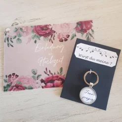 Schlüsselsanhänger Brautführerin oder BrautfühHochzeit schwarz weiß Cabochon silberfarbe Fassung 25mm lustiges Geschenk